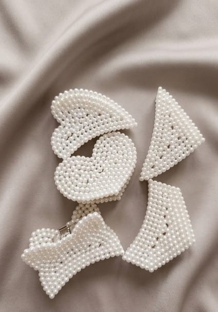 White Pearl Hair Clip - Image 3