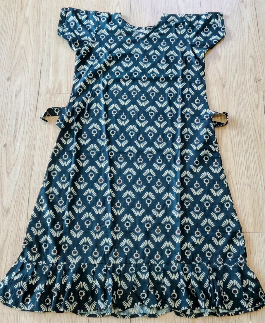 Green Printed V-Neck Flared Casual Dress - Image 2