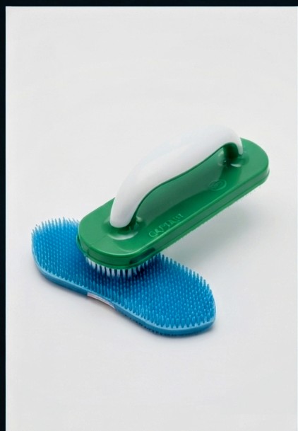 Hand & Nail Cleaning Brush with Grip Handle - Image 3